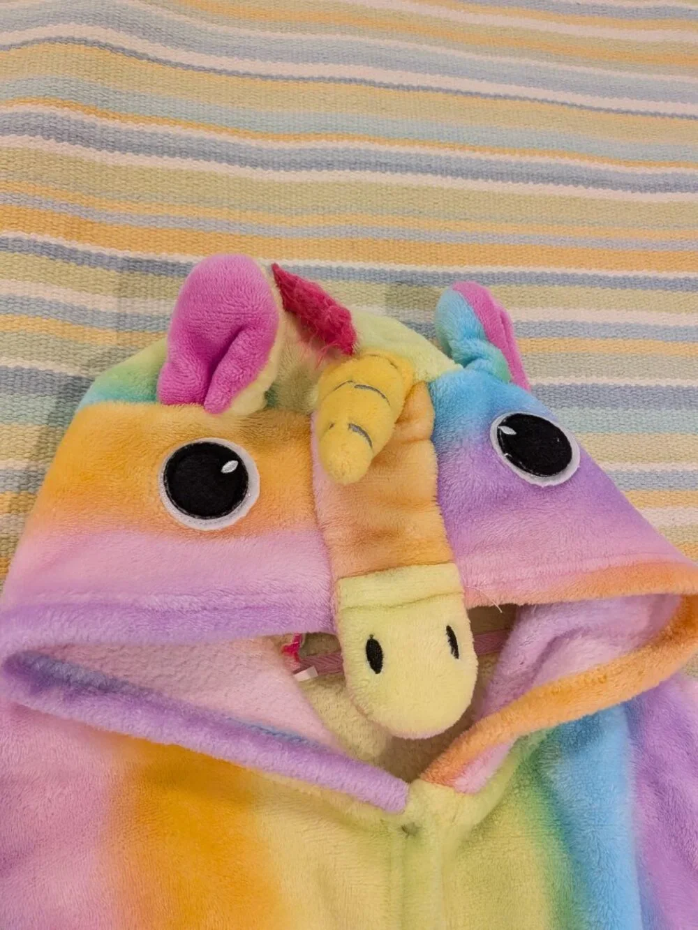 Cozy Rainbow unicorn robe size 6/7
